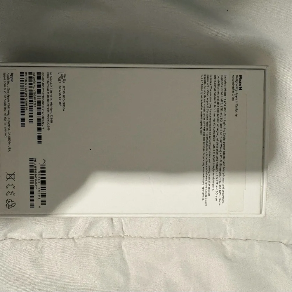 Apple iPhone in Pink empty boxes